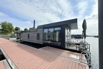 Image de Maasterp - Woonboot 5