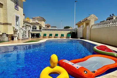 Image de Villa near Ga centre private heated pool