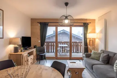 Image de Appartement 'L'Oralya - 6 Personnes - Samoëns' avec Vue sur la Montagne, Balcon et Wi-Fi