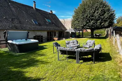Image de Maison de Vacances 'La Buissonnière' avec Terrasse Privée, Jardin Privé et Wi-Fi