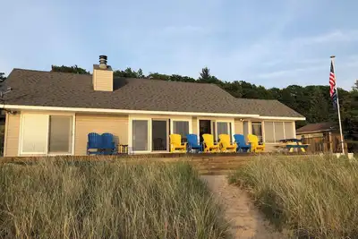 Image de Fantastic Lake Michigan beachfront property in Montague Michigan.