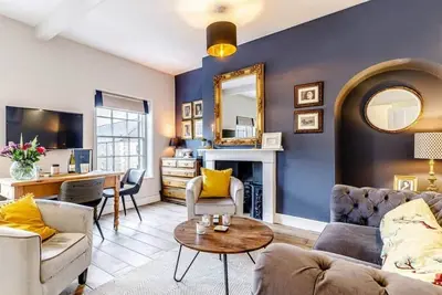 Image de Central Bakewell Duplex Apartment For 4 & Parking