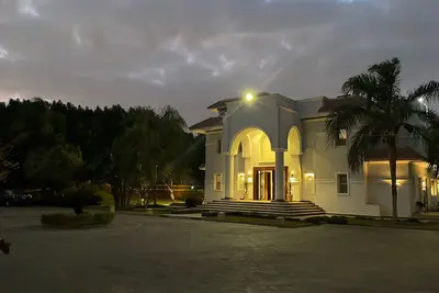 Image de Fabulous 5-bedroom palace with Ac in El Sheikh Zayed City