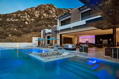 Image de The Big Bet Retreat - 40, 000 sqft of  Pure Luxury