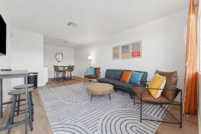 Image de Cozy 2br – 10 Min to Airport