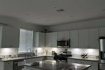 Image de Welcoming 5-bedroom 2. 5 restroom house in Coachella