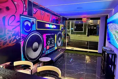 Image de Stay @La Placita with us and dive into Puerto Rico's #1 cultural hotspot.