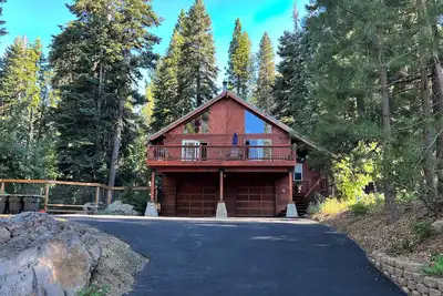 Image de Truckee Mountain Retreat + Trails + Pet Friendly