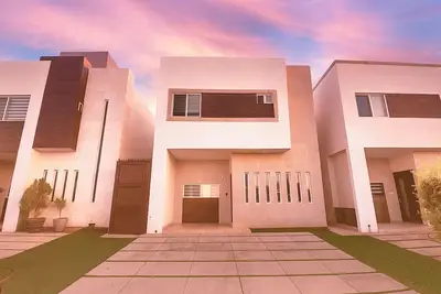 Image de Elegant House w/Alberca 5 min Airport/Consulate