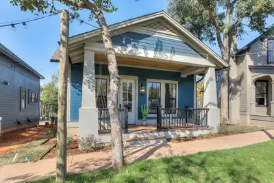 Image de Enchanted Woods Cottage at Selah- 2 bed 2 bath