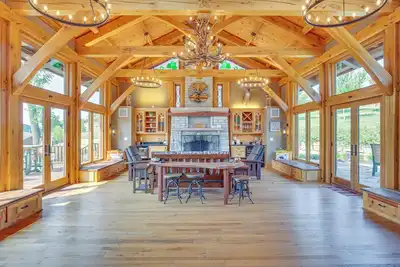 Image de Stay & Sip: Group Ranch at Shamrock Hills Vineyard