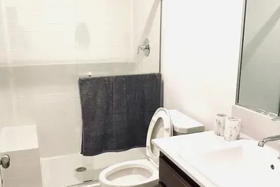 Image de Exceptionally cozy guest house with Ac in vibrant Bakersfield