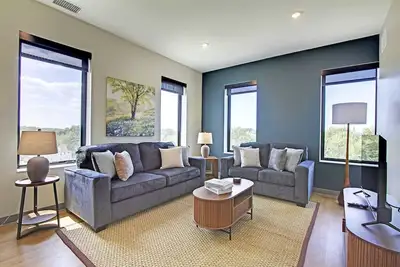 Image de Serene 2 Bed/2 Bath | Cleveland Clinic | Free Garage