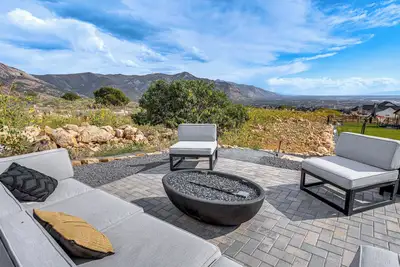 Image de Pool Table & Putting Green! Scenic Ogden Escape