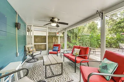 Image de Home w/ Expansive Patio, 3 Mi to Busch Gardens!