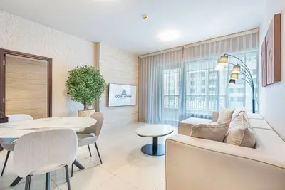 Image de Elegant City Home with Iconic Burj Khalifa Views