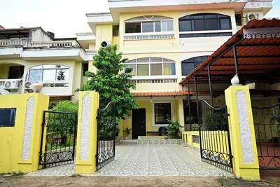 Designer Villa | Pool Access | Close to Beach