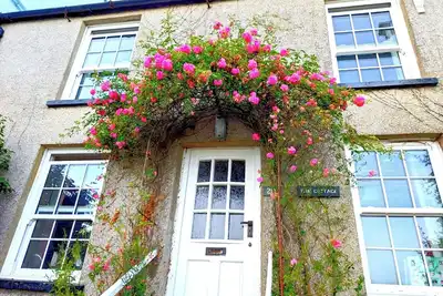 Image de 3 bedrooms sleeps 5 Next To Penhelig Beach Wow Views