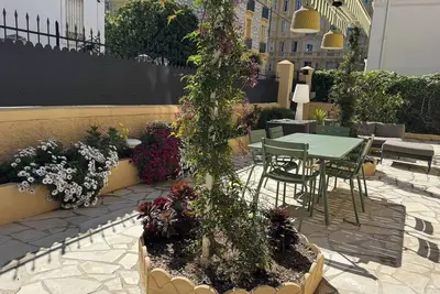 Image de Appartement dans une maison \"Belle Époque\" à 5 minutes de la mer et du Negresco.