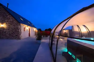 Image de Maison de vacances 'L'Ascalon' avec jaccuzzi privé sous dôme vitré, Wi-Fi et climatisation