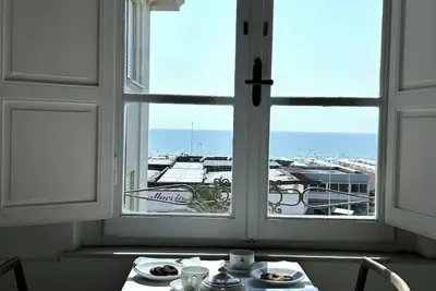 Image de Beach front apartment in an Italian house