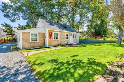 Image de Dennis Port House: Beach, Hot Tub & Fire Pit Fun!