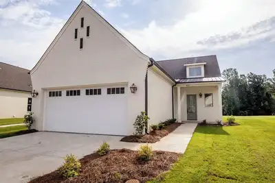 Image de Magnolia House at South Grove, Best Rate for Citadel GameDay!