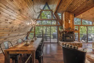 Image de Turnberry Lakefront Getaway by Innsbrook Vacations!