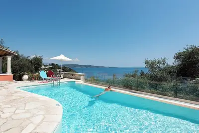 Image de Jasmine - Quatre Chambres Villa, Couchages 8