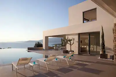 Image de Roellia - Six Chambres Villa, Couchages 12