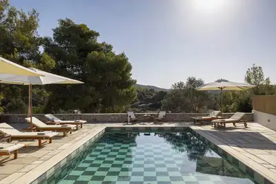 Image de Daphne - Huit Chambres Villa, Couchages 16