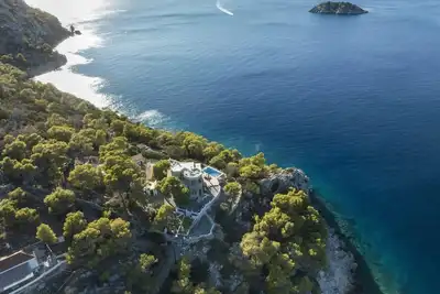 Image de Mirkella - Six Chambres Villa, Couchages 12