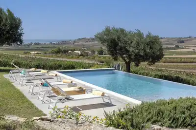 Image de Arete - Trois Chambres Villa, Couchages 6