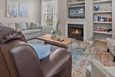 Image de Legacy Villa 1701 is a quick walk to the beach