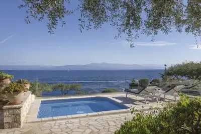 Image de Alkioni - Trois Chambres Villa, Couchages 6