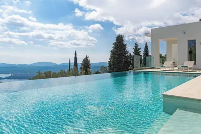 Image de Paschalia - Quatre Chambres Villa, Couchages 8