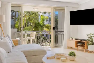 Image de Tugun Bliss - Absolute Beachfront in Tugun - Min. 3 Night Stays - Linen Provided