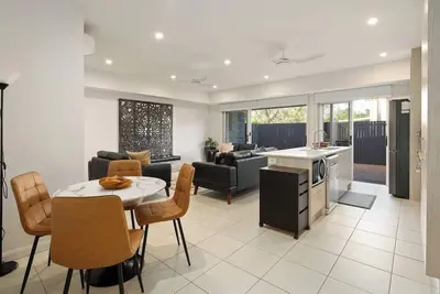 Image de Drift and Dwell Minutes to Labrador Beach and Dining