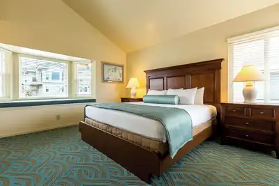 Image de 3 Units at Mandalay Beach | Steps to Channel Islands Shores