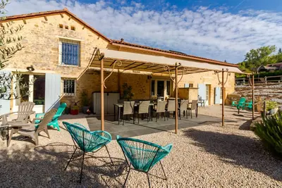 Image de Chambre d'hôtes 'Le Moulin De Mayence Coeur Vanille' avec piscine partagée, Wi-Fi et climatisation