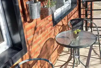 Image de Warm and bright apartment in the center of town