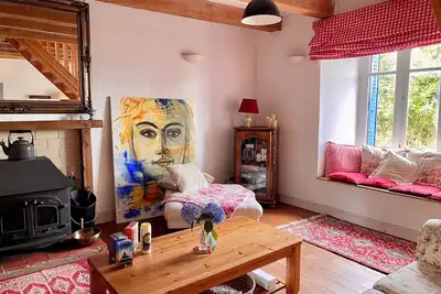 Image de Cozy & Artistic 2-Bedroom Cottage Near Brocéliande
