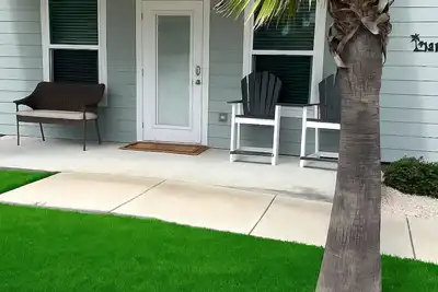 Image de Charming 1-bedroom cottage in fabulous Rockport with a beautiful pool.