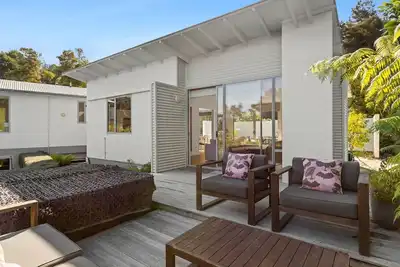 Image de A contemporary family home with amazing outdoor spaces and close to the beach