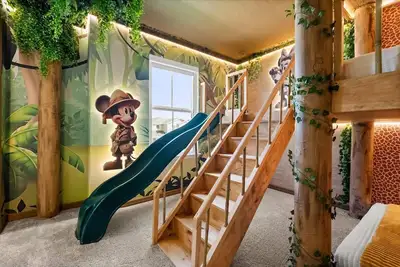Image de 7 Bd/ 5 Ba/ Windsor Cay (15879 Cc)