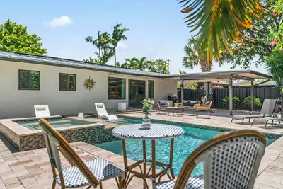Image de Villa in Wilton Manors•Heated Pool•10 min to beach