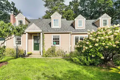 Image de Burlington Escape By Lake Champlain & Bike Path