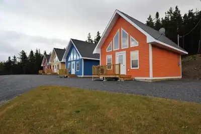 Image de Two-Bedroom Orange Chalet