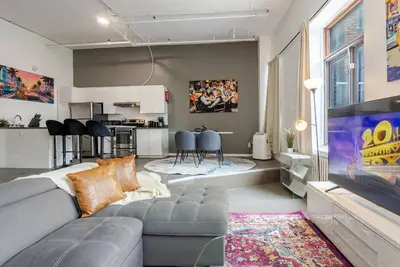 Image de Old Montreal Loft | Modern & Trendy ‘Sweet Escape’