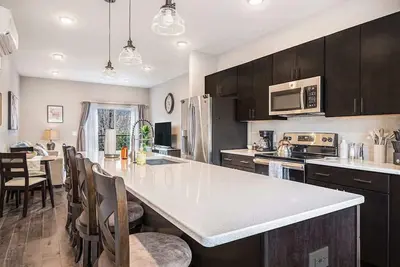 Image de Trendy Townhouse in Midtown Omaha|Rooftop Retreat